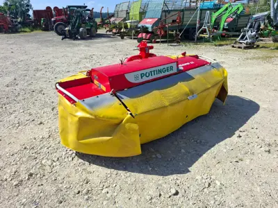 Faucheuse à disques frontale Pöttinger