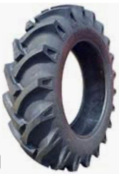 Reifen 12.4-28 TR 135 BKT Stollen Pneu  8 Ply