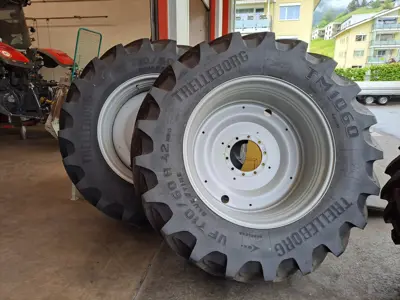 Reifen Trelleborg TM1060 / Dimension 710 / 60 R42