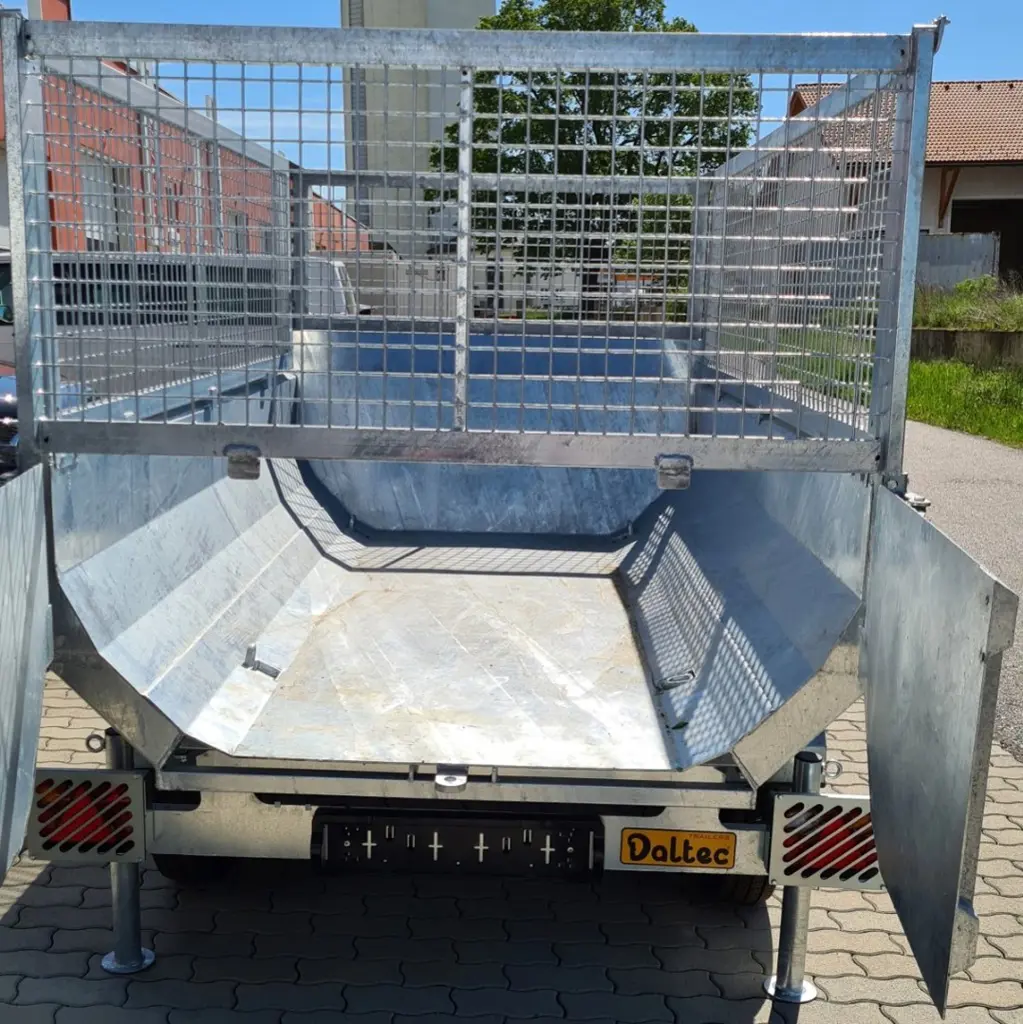 7a9b2b7d-8c1e-4a6e-95ec-890fa46753f6-muldenkipper7.jpg