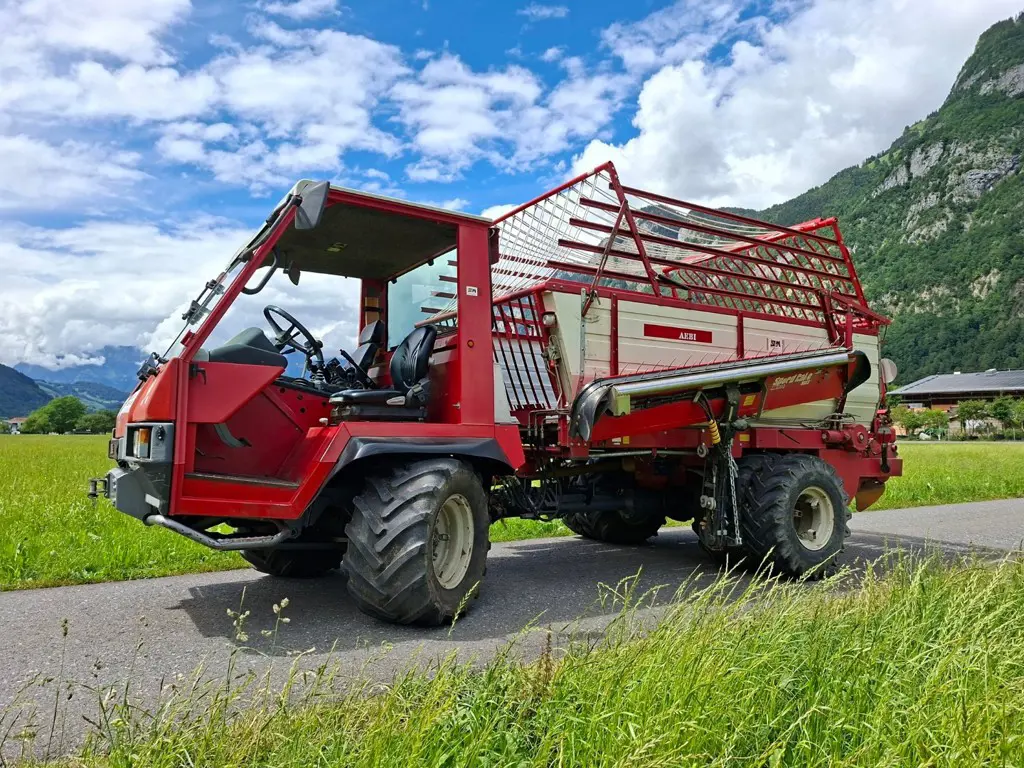 Aebi TP 68 mit Speed Rake
