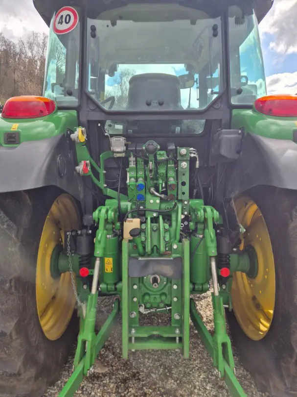 dd55f3e8-5e40-4bd3-8211-6f3f16f58d05-JD5125R Hirsbrunner.jpg