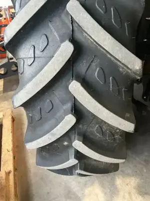2x Reifen Kleber Fitker 480/70-38
