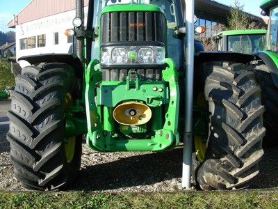 Fronthydraulik zu John Deere 6000er Serie und 6R