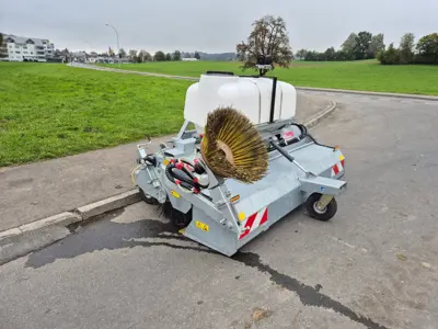 Fliegl Kehrmaschine Profi