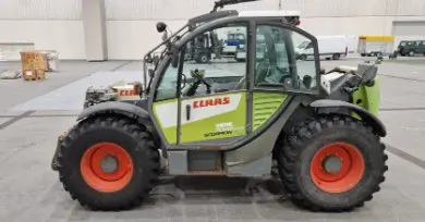 Claas Scorpion 7045