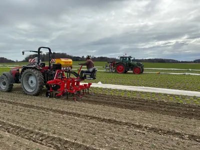 Hackgerät 4 x 75 cm mit hydraulischem Verschieberahmen