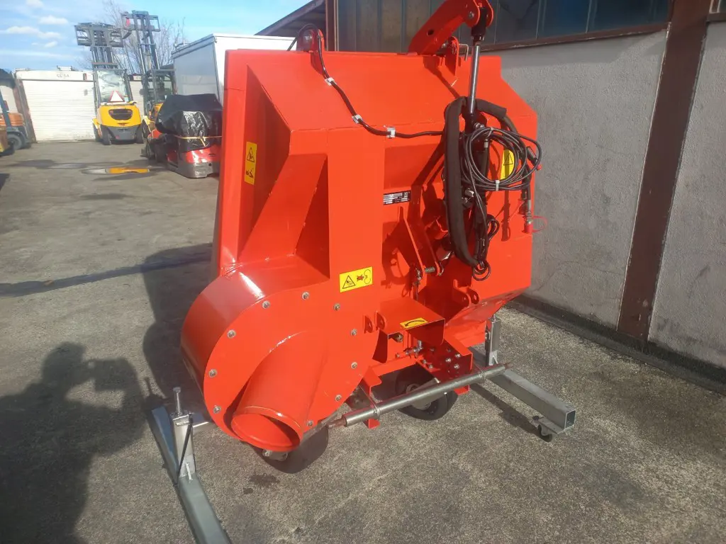 3 - Punkt Laubsauger Aufnahmegerät Laubsauggerät Wiedenmann Favorit 650 , passend für Kubota / Iseki / John Deere / Hako / Shibaura usw.