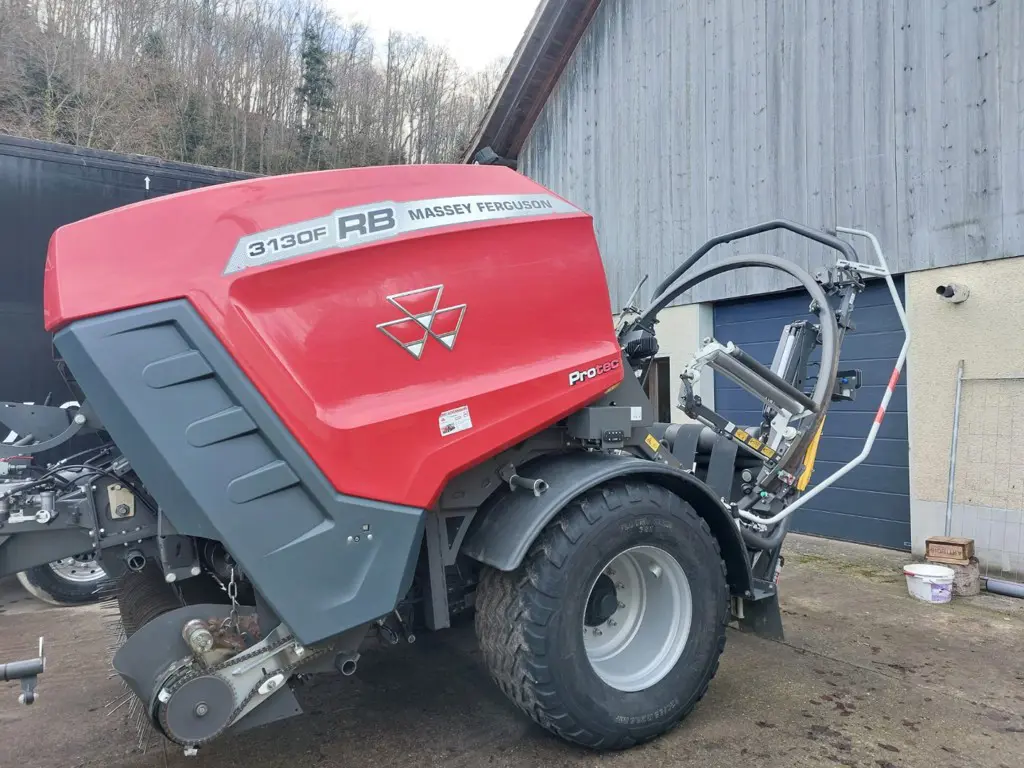 Presse-enrubanneuse Massey Ferguson 3130F RB