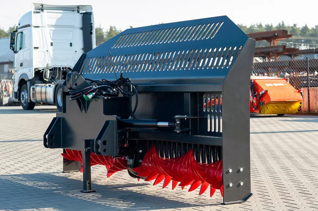 c1b31599-d8ae-413e-9940-417d4de2bdaf-Fahrsiloverteiler Metal-Technik 1.jpg