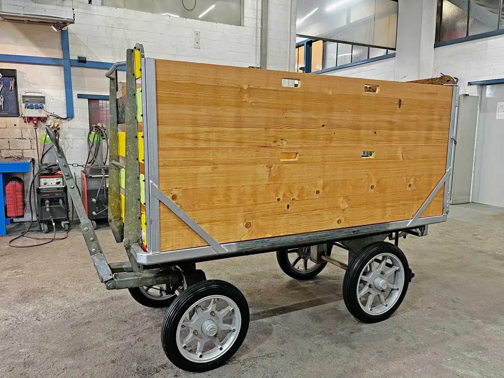 fed0c61a-f53c-40e2-80f6-bc2dcef65cb8-24531-Anhänger-Brückenwagen-Post-Anhänger-(4).jpg