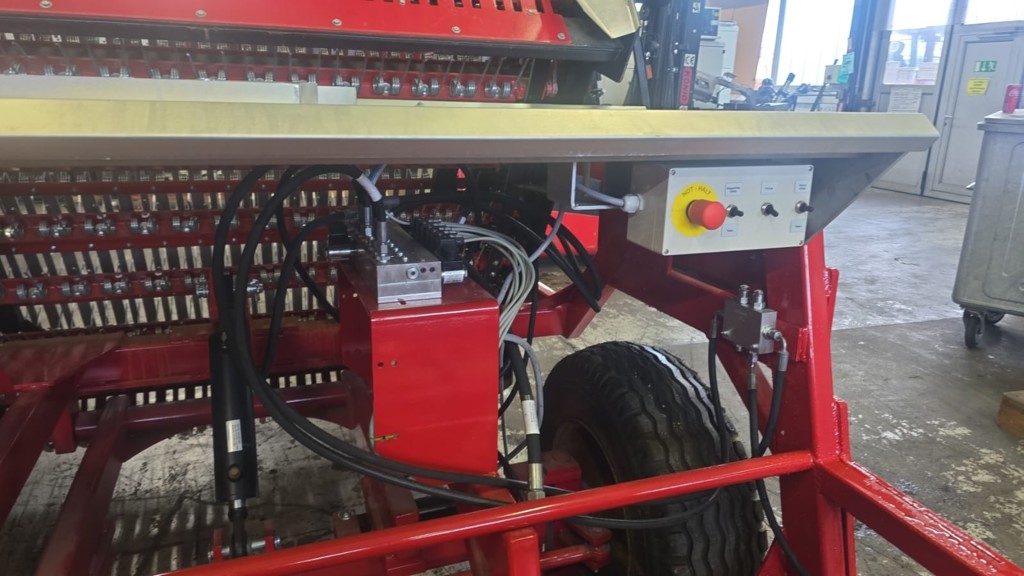 737a4ebe-34db-492b-8d5c-a7565e45f4c2-WhatsApp Image 2025-12-12 at 17.23.10 (7).jpg