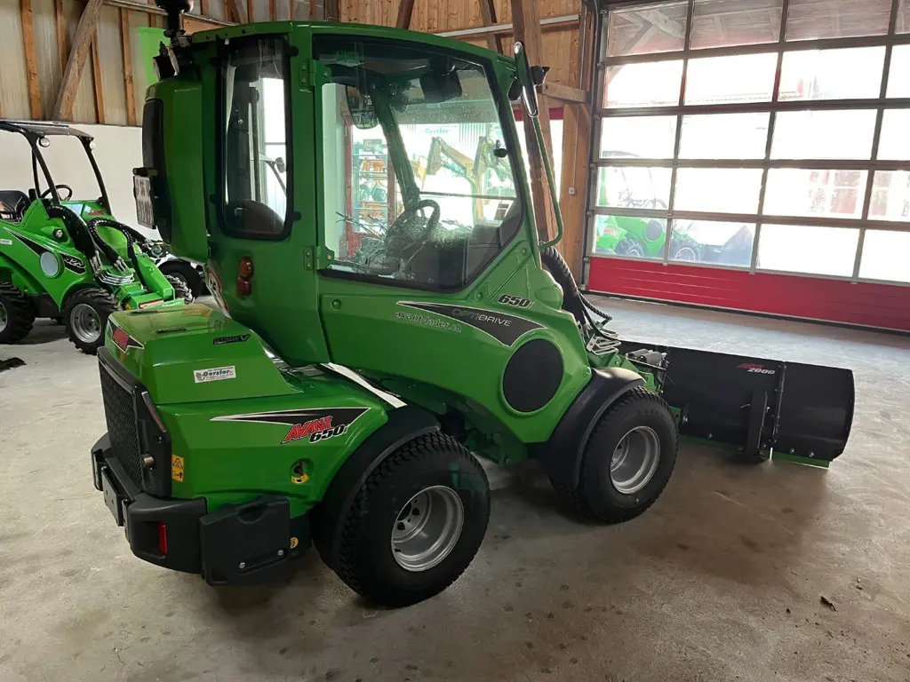 8b21cd81-5403-411c-a7e0-4d7a09643f0d-Avant 650i GT 3.jpg