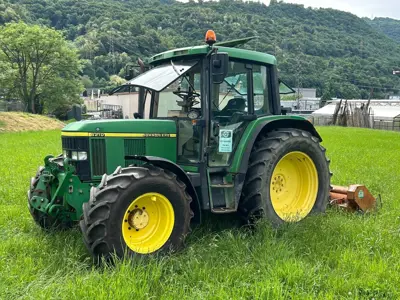John Deere 6210