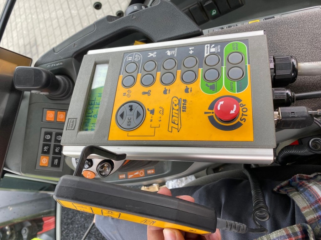 60b8c2b7-093f-4e04-a839-a54506b17a96-Foto von Adrian Lüscher (10).jpg