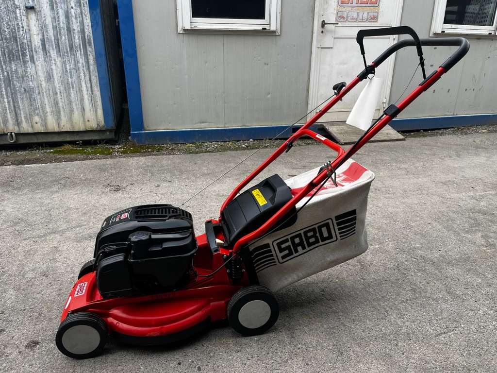a0b70843-9bfa-4c98-bb2e-f423f2f02bf3-24744 Sabo Rasenmäher Benzin 40-Spirit RS (1).jpg