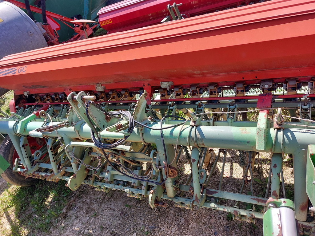 ef5ca3e3-1fae-4fcf-bed8-116d43295ea4-Nodet Oppliger CE (4).jpg