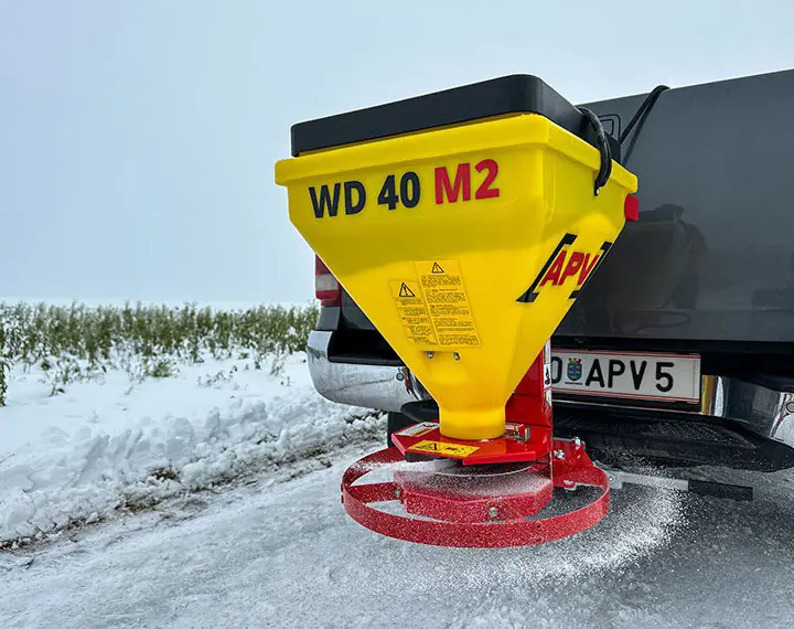 76fd4fa8-9033-414a-9f58-05e852365499-2-apv-world-sätechnik-winterdienst-streuer.jpg