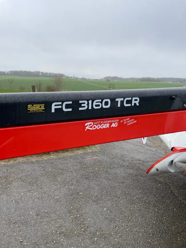 5d79219a-1b08-4139-a9bf-36776553b53b-Kuhn Stierli (19).jpg