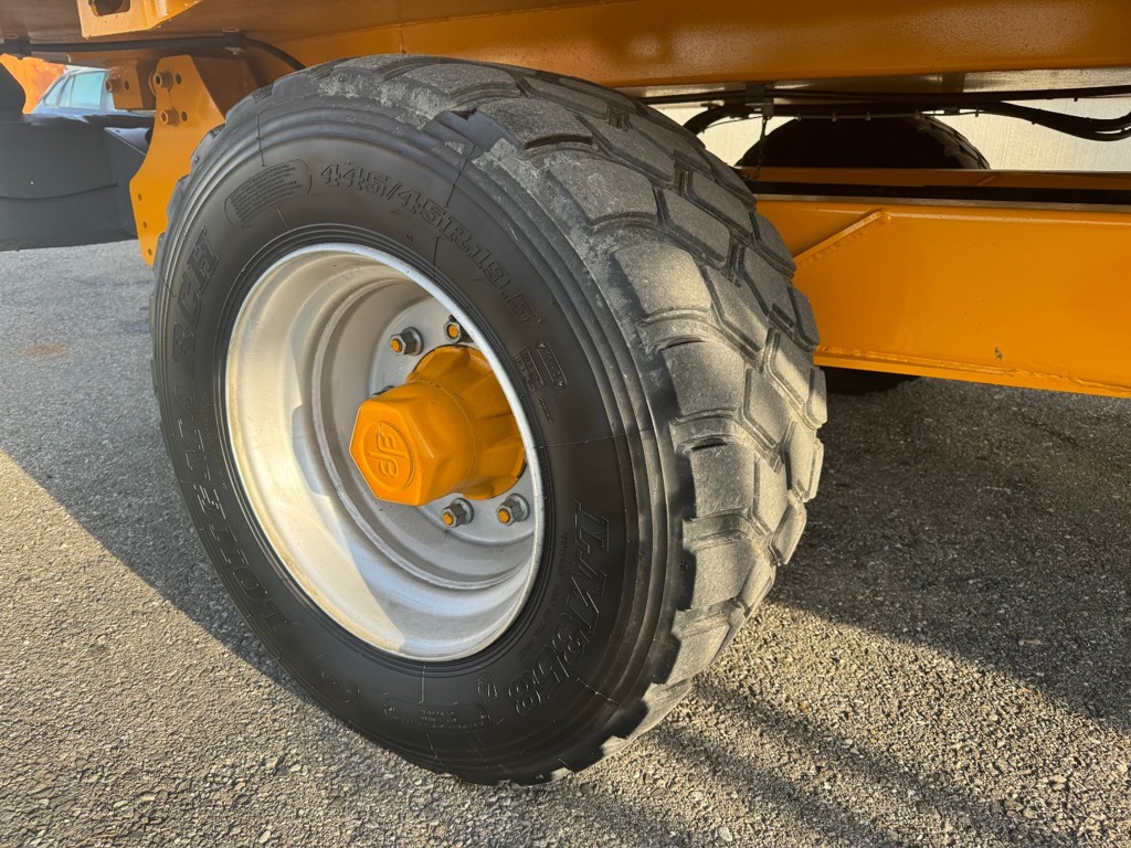 43da6dfa-022b-46db-872d-f8a240ee5666-Photo 19.11.25 09 55 03.jpg