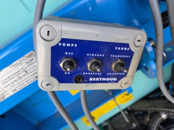 9bd70842-787d-4906-9bfd-20765730791b-WhatsApp Image 2025-06-07 à 09.png