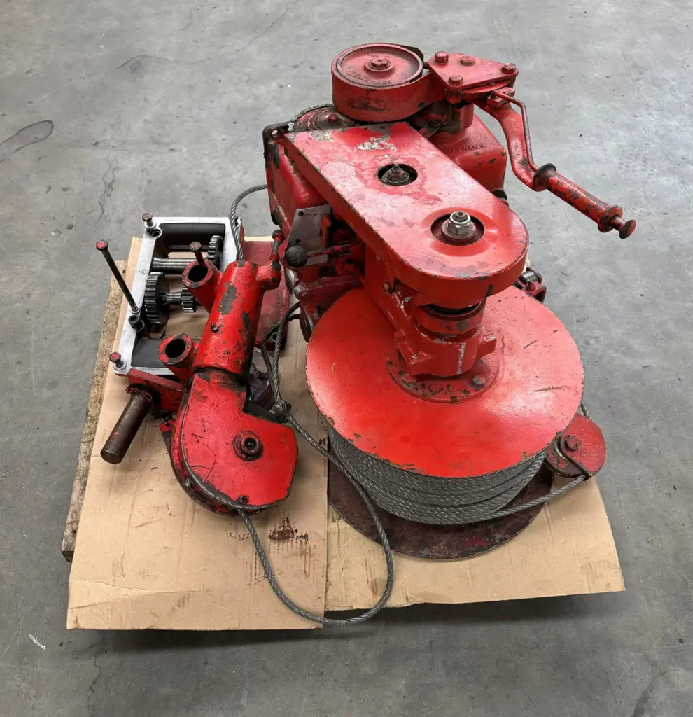 Plumett CA 15 Seilwinde passend zu AEBI TP 50