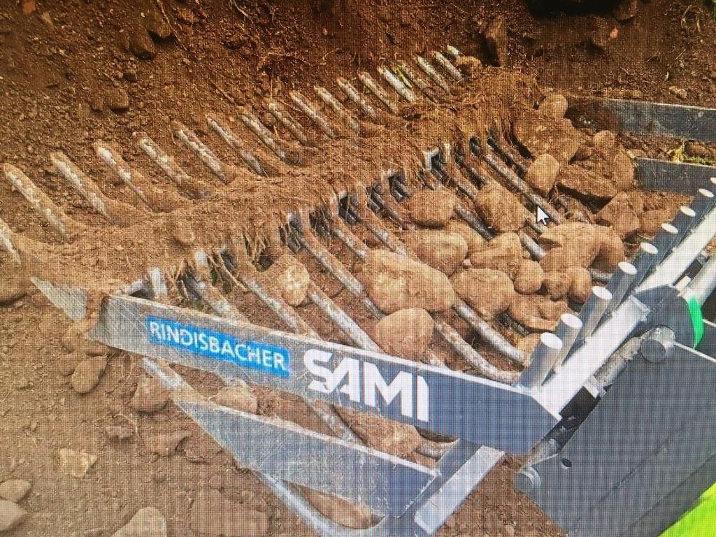 Steinsammelschaufel - Benne pour ramasser les pierres