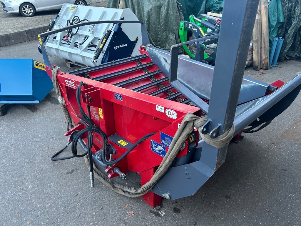 Rundballenabwickler Suire/Dérouleuse à balles rond