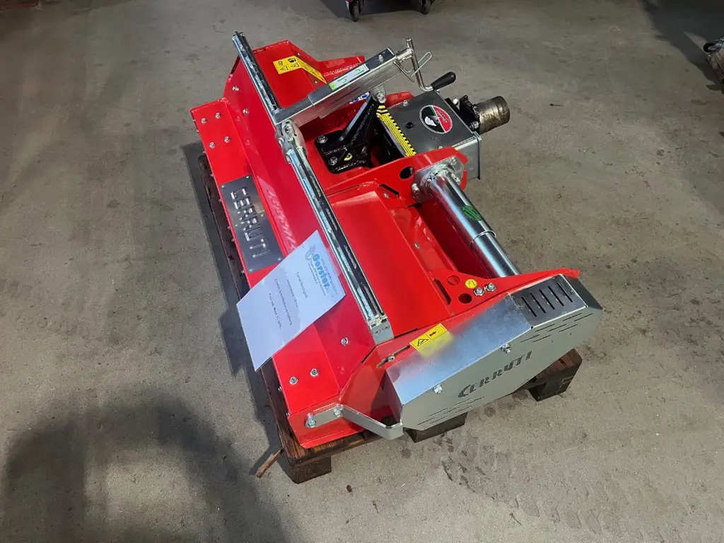 243686b9-ab1c-4b6b-8ea2-2f3e964c8255-Cerruti Mulchgerät neu Bild 3.jpg