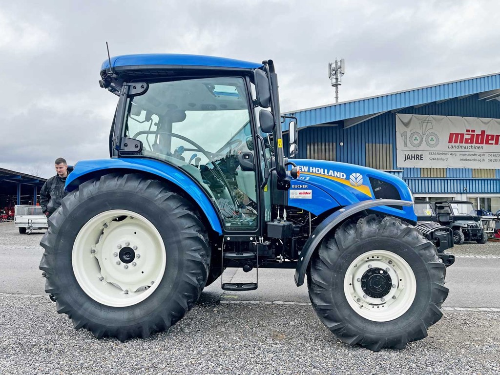 603846b9-3a0e-496e-9b23-1b0682bc90db-35873-New-Holland-Traktor-T-4.jpg