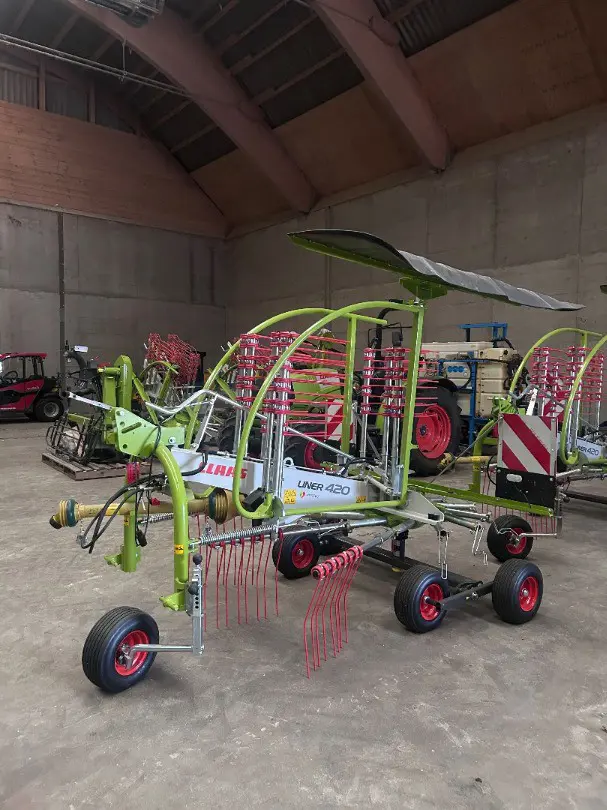 CLAAS - LINER 420 - ANDAINEUR