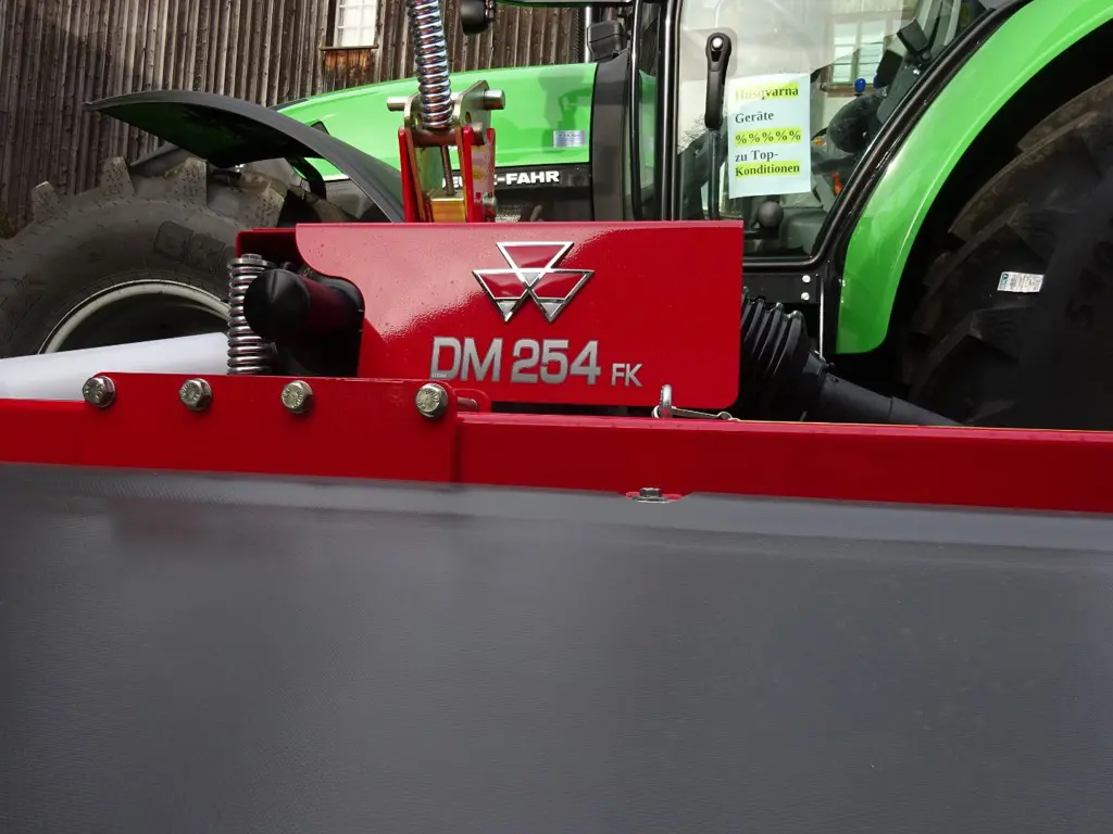 Frontscheibenmäher MF 254DM Fella 260FK zu 2-Achs