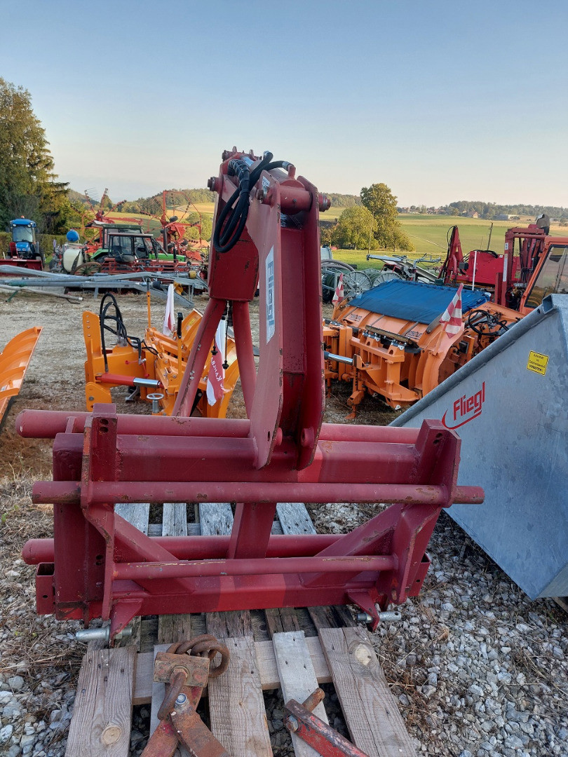 fb257456-777f-4a5e-bb80-bd954f87db8f-Fliegl Oppliger (5).jpg