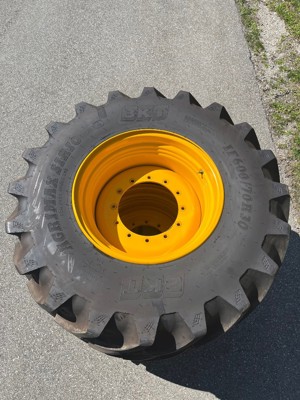 Radsatz BKT 600/70R30