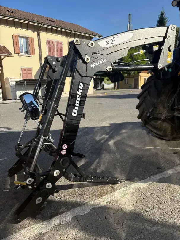 Frontlader Quicke X2S mit Konsolen, Electro Drive , zu New Holland T4.75S