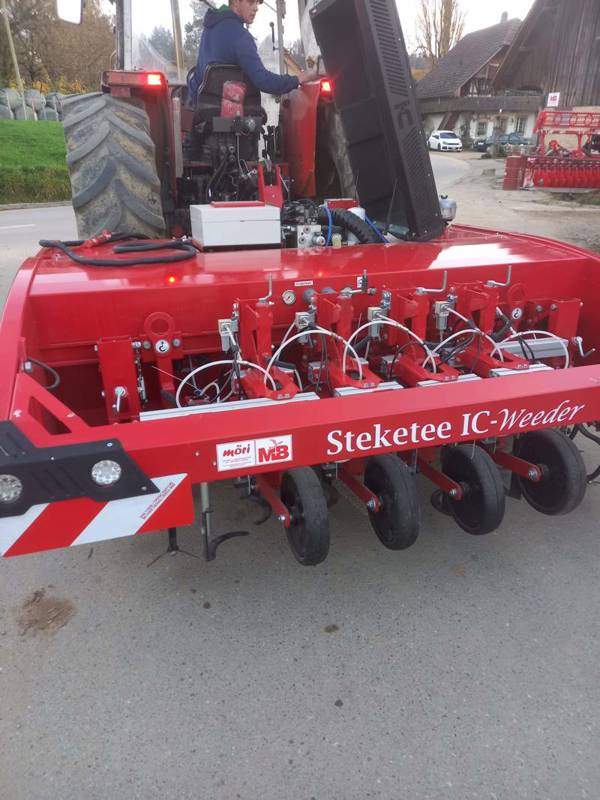 e8c04327-083b-4f34-bd40-ec5a288e83ce-IC-Weeder Spur 180-5 Reihen 2.jpg