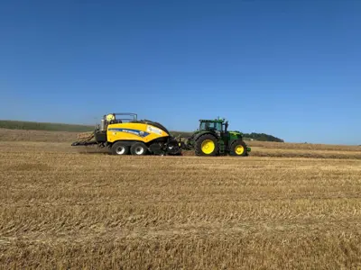 Quaderballenpresse New Holland BB 1270