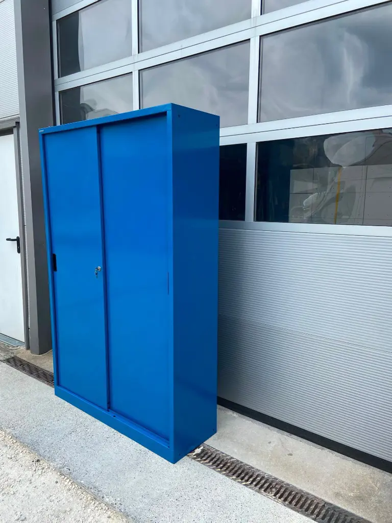 3f6cb258-7b92-4b41-a290-54dbc7296ad6-16_Lista_Metallschrank_03.jpg