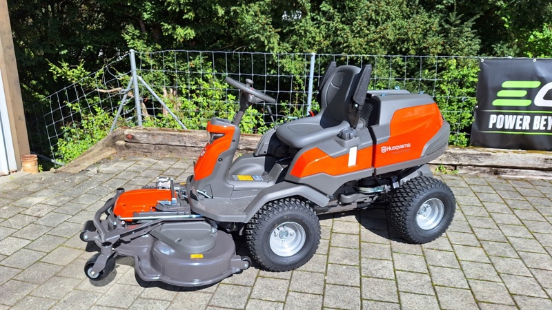 001890db-0f75-4277-ac65-5721734abf69-Husqvarna R420TsX AWD-122 Rider.jpg