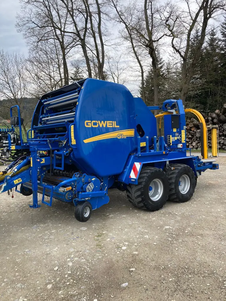 Rundballenpresse Göweil G1F125 mit Triebachse