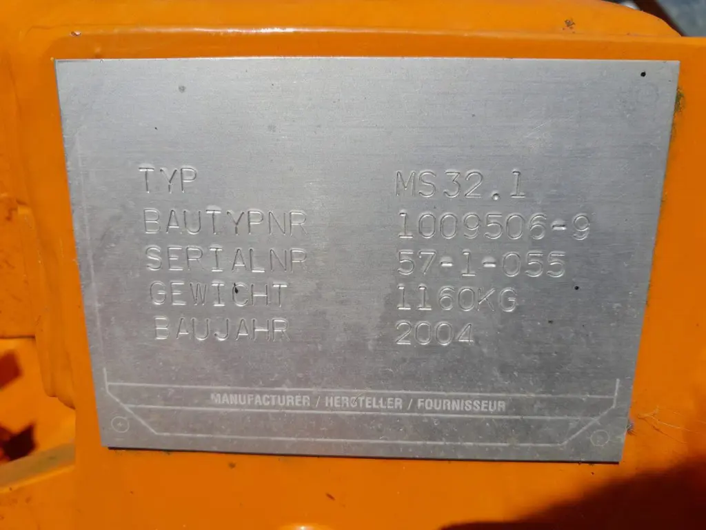 dee07c53-792e-494d-900a-2f95fdc9c5b1-Eco_Unimog_Schneepflug (22).jpg
