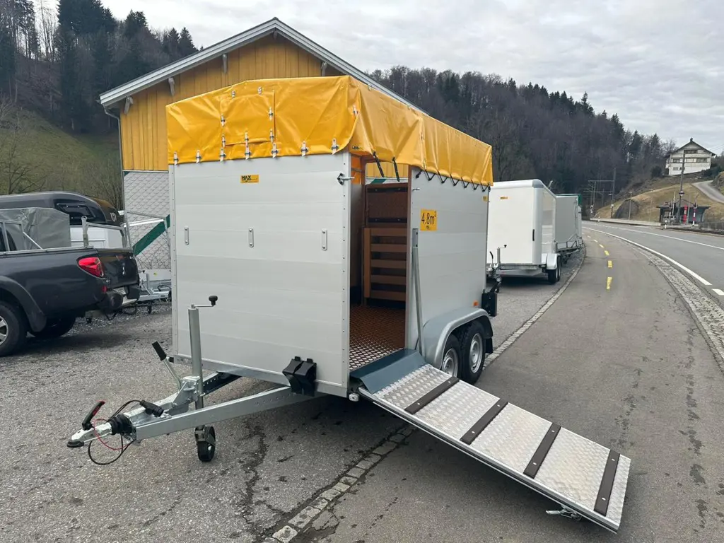 c668a80c-8f49-424b-8a0a-4f1b46a29415-_Viehwagen eefach.jpg