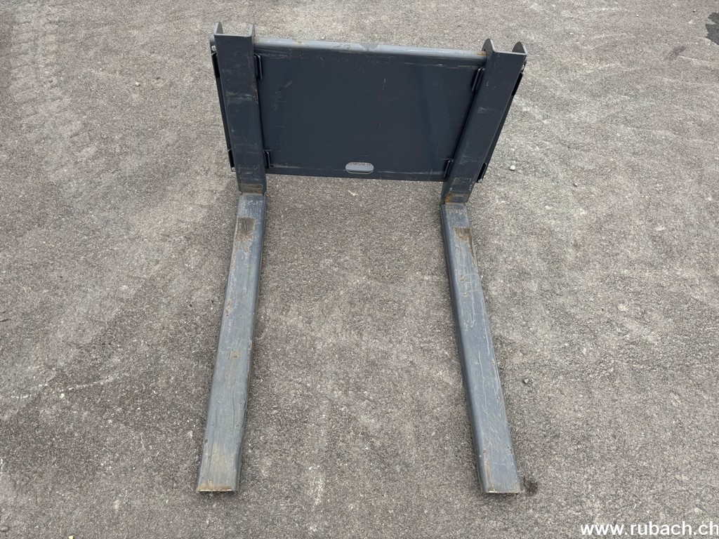 515ef7ed-9c8e-48bd-a254-2300749c2e93-MULTI C895120-01.png