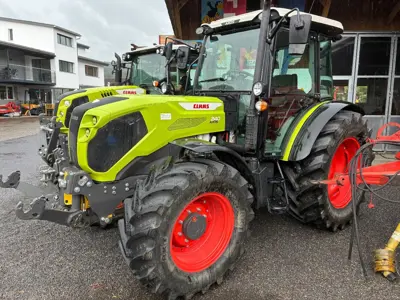 Traktor CLAAS AXOS 240