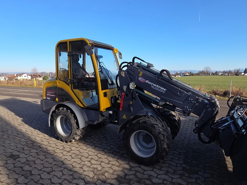 Hoflader / Radlader  Eurotrac T13CF Teleskoplader