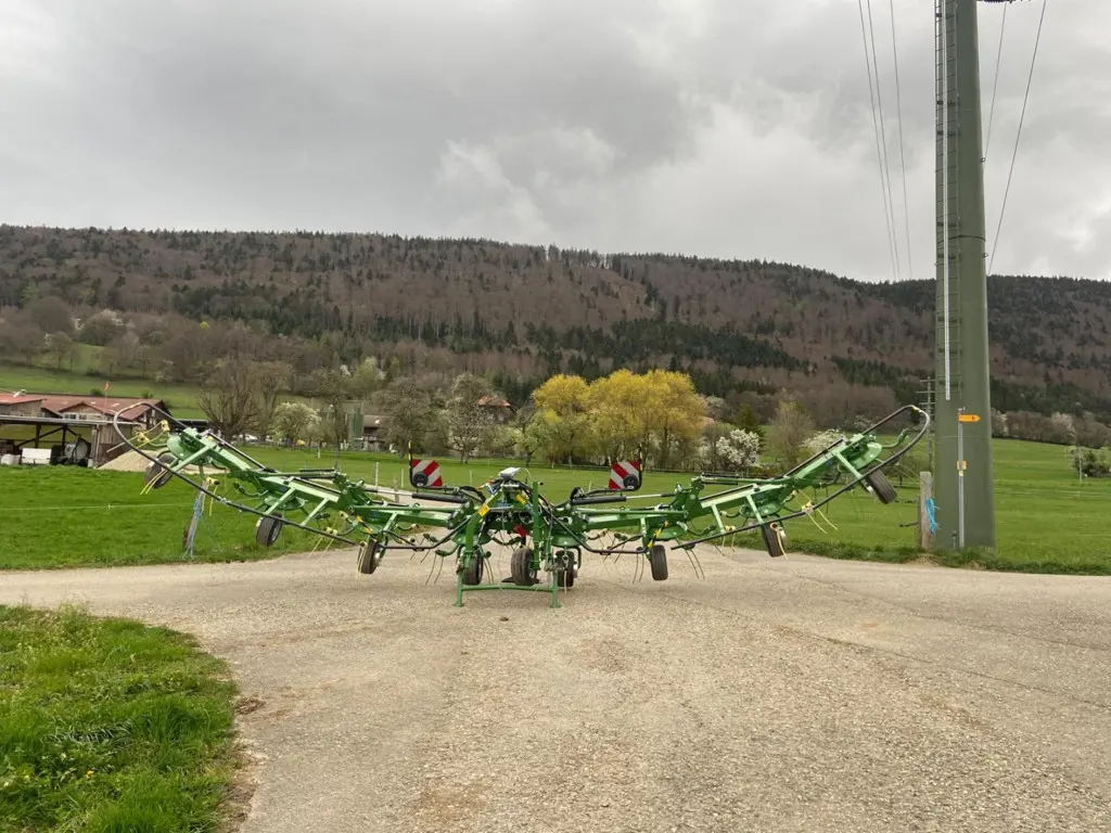 3dfccb9f-cb08-4cda-90a8-f419257f818c-Krone Vendro 900 (21).jpg