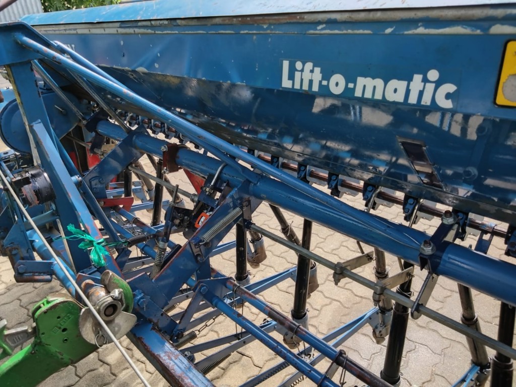 68f38734-944a-457d-b8c0-e91ca367ba27-WhatsApp Image 2025-07-25 at 14.44.22 (1).jpg