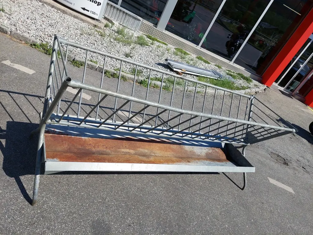 Fressgitter / 2.60 m Futteraufe ohne Dach Occ.