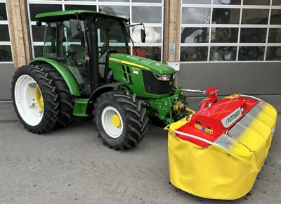 John Deere 5075E