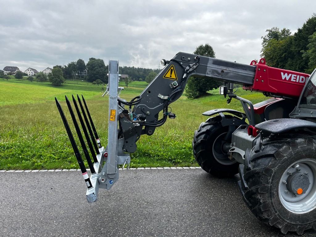 4bf68fab-9bc8-42ae-ac15-7d71ecad7a4b-35634 Fliegl Ballengabel Hydraulisch klappbar (2).jpg